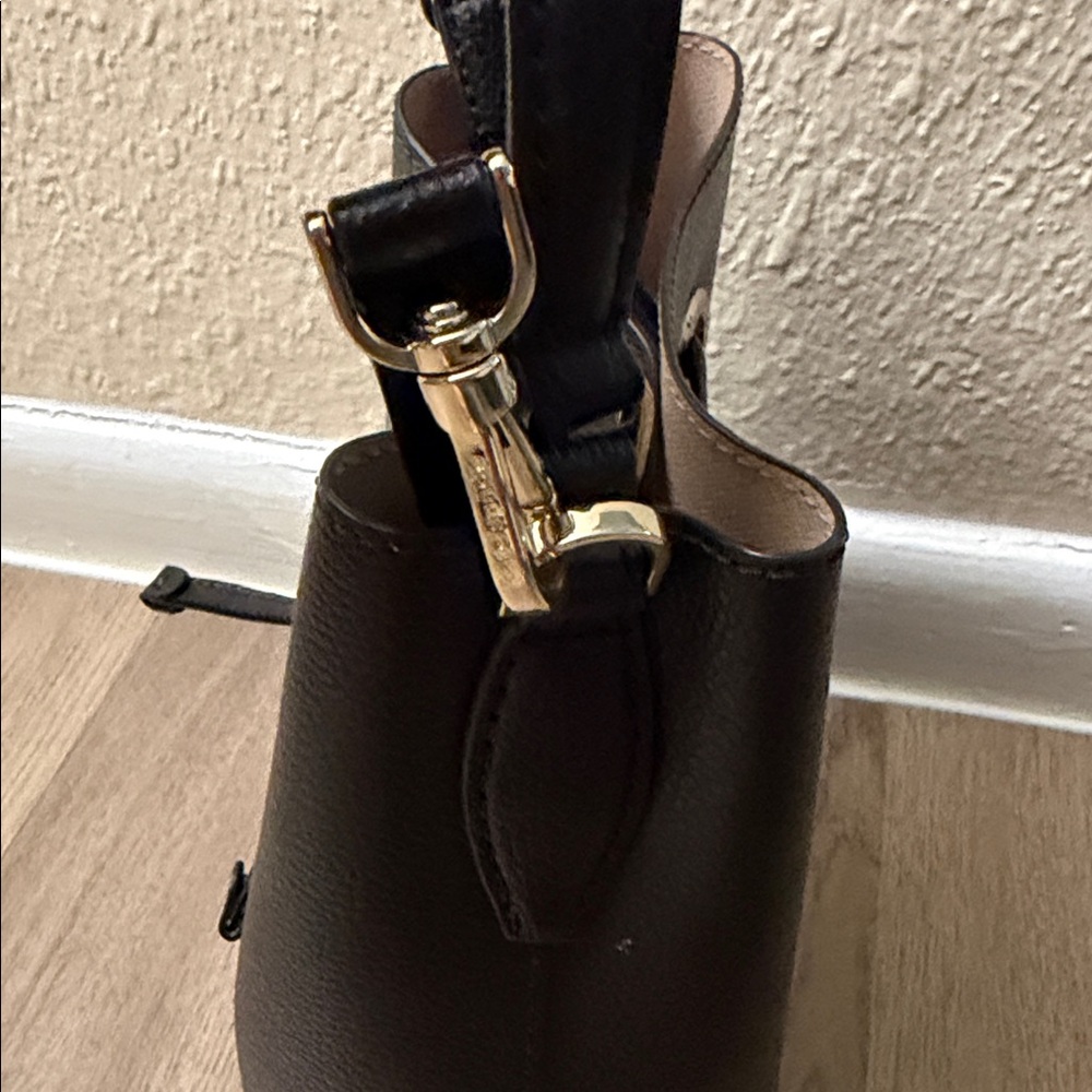 Kate Spade Bucket Purse - Picture 6 of 9